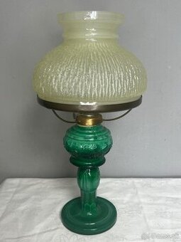 Starožitná petrolejová lampa