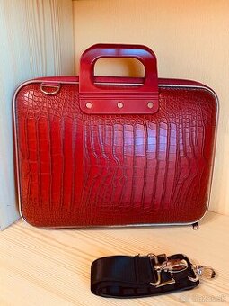 Značkové púzdro na notebook Bombata (červené)