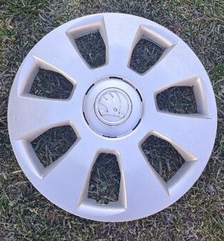 Originál puklica fabia 3