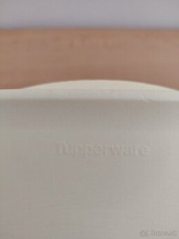 Tupperware chlebník