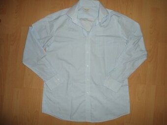 Panska kosela bledomodre kocky