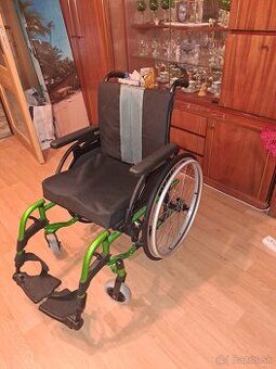 Mechanicky invalidný vozík