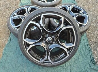 Letní kola Volkswagen Golf MK8.5 R19 Queenstown