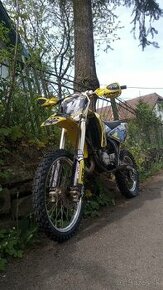 Suzuki RM 85