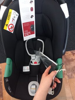 Nepoužitá úplne nová Cybex Autosedačka + základňa