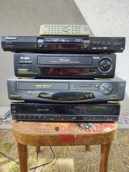 VHS rekorderi a DVD prehravač/domace kino