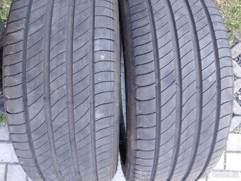 215/45 r18