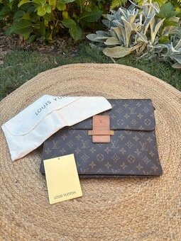 Louis Vuitton - obal na notebook