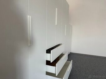Ikea Platsa skriňová zostava so šírkou spolu 320 cm