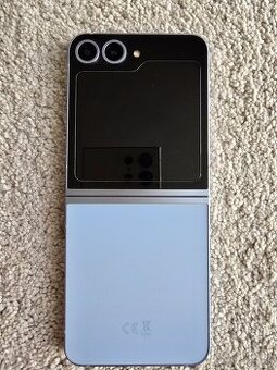 Samsung Z Flip 6 -- 4 mesacny