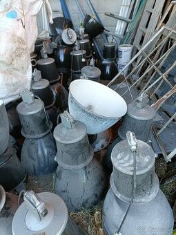 Priemyselné svetlá a lampy, lustre