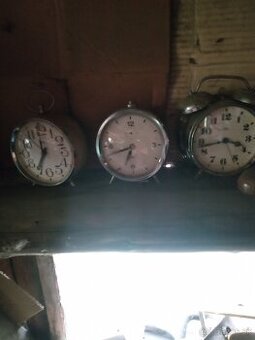 Staré budíky hodiny tabuľa smalt