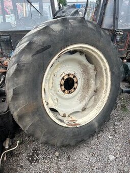 predám zadné kolesá R34 na zetor major proxima