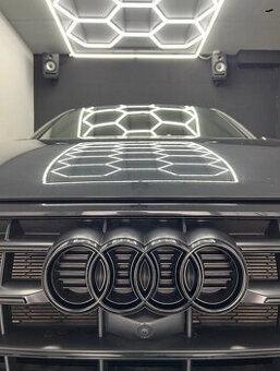 AUDI Čierne lesklé znaky