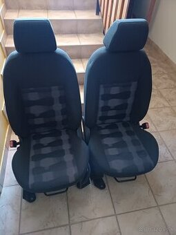 Predné sedačky na Ford Fusion