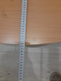 Predam konferencny stolik