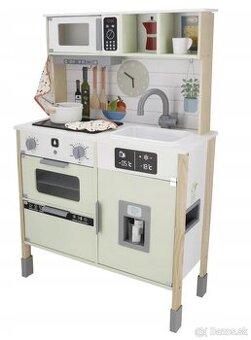 Detská drevená kuchynka