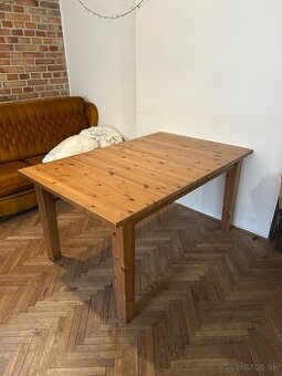 Rozkladaci jedalensky stol