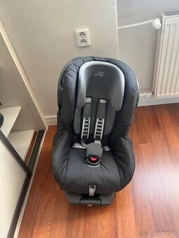 Predám detskú autosedačku Britax Römer Safefix Plus (9–18 kg