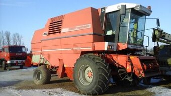 Obilný kombajn MASSEY FERGUSON 40RS