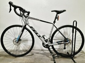 Ponúkam na predaj cestný bicykel Felt VR 40   28"