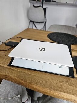 HP 15s-fq1902nc Snowflake White