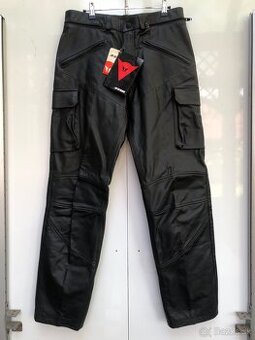 Nové kožené motonohavice Dainese-50