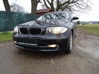 BMW Řada 1 2,0 116i 2x originál alu kola, pravidelný servis