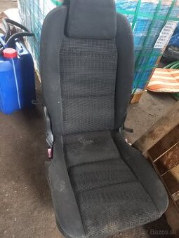Sedadlo 6 peugeot 307