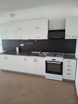 Prenájom 3- izbový byt Kysucké Nové Mesto - centrum 80 m2