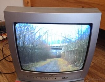 Darujem za odvoz funkčný starý analógový TV