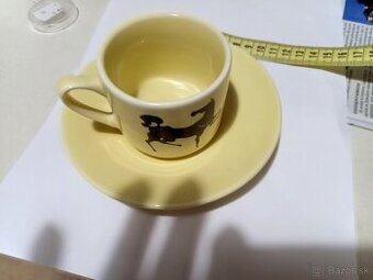 Šálka s pošalkom na kávu