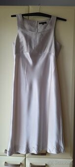 Nové spoločenské šaty , M