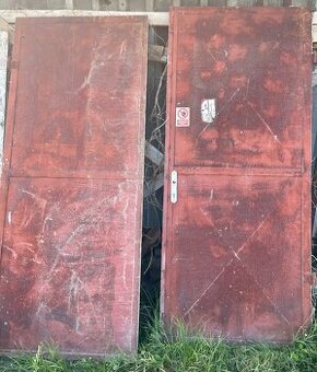 Kúpim plechové skladové garážové dvere šírka okolo 250/300cm