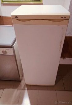 Calex ….. chladnička s mrazničkou