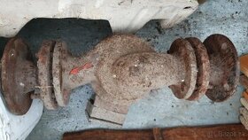 Staré čerpadlo s motorom