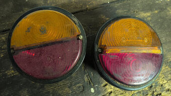 Zadné koncové združené svetlá vlecka traktor