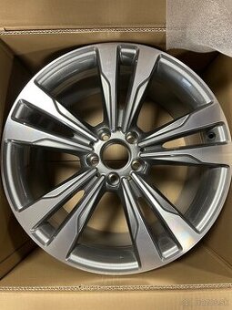 Predám 3 Mercedes disky nové na CLS 218