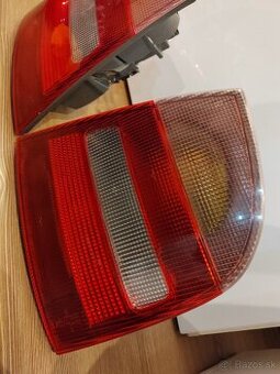 Škoda Octavia 1 zadné svetlá