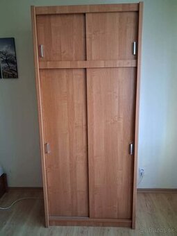 Šatníková skriňa