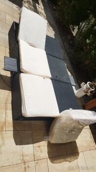 Záhradný ratanový nábytok