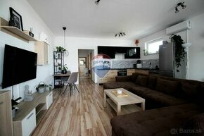 Na predaj moderný kompletne zariadený 3 izbový byt Ekoosada 