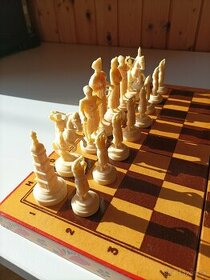 Predám šachovú súpravu - 1