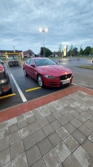 Jaguar Xe 2016 - 1