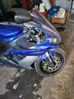 r1 2004 yamaha - 1