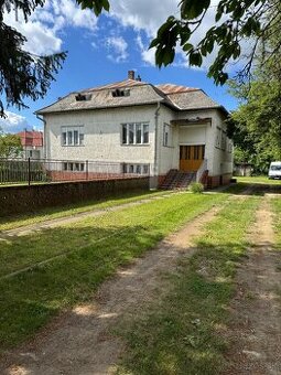 Dom v obci Lekarovce