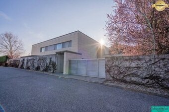 PREDAJ Luxusný 7 izbový rodinný dom s výhľadom, Krasňany