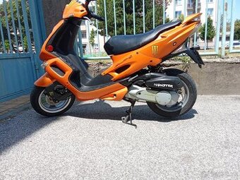 Skúter Peugeot 100 cm - 1