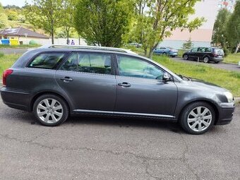 Toyota avensis - 1