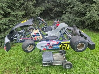 Motokara Rotax Max Senior + náhradné diely